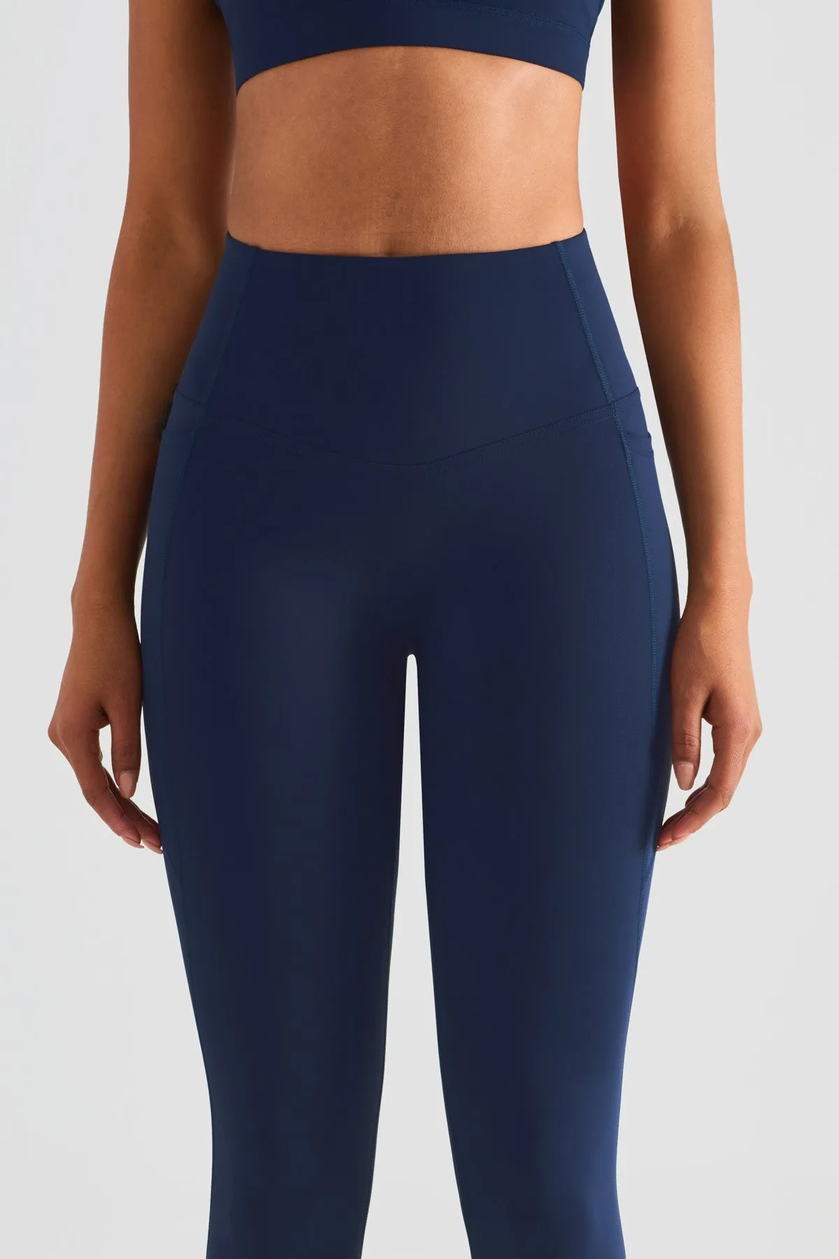 V-shaped Yoga Leggings with Pockets