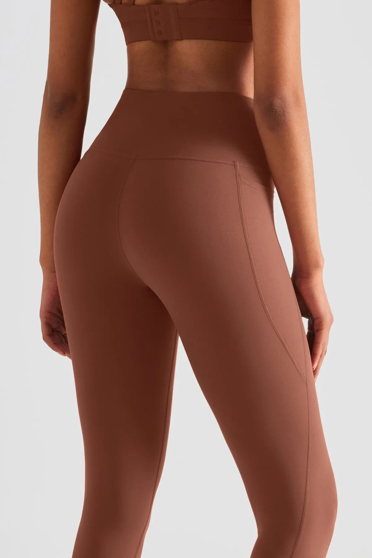 V-shaped Yoga Leggings with Pockets