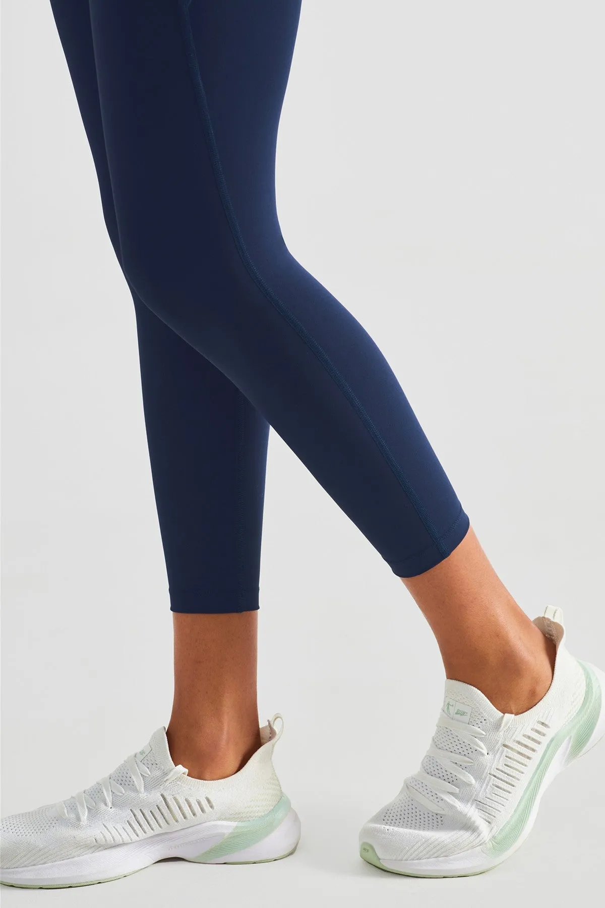 V-shaped Yoga Leggings with Pockets