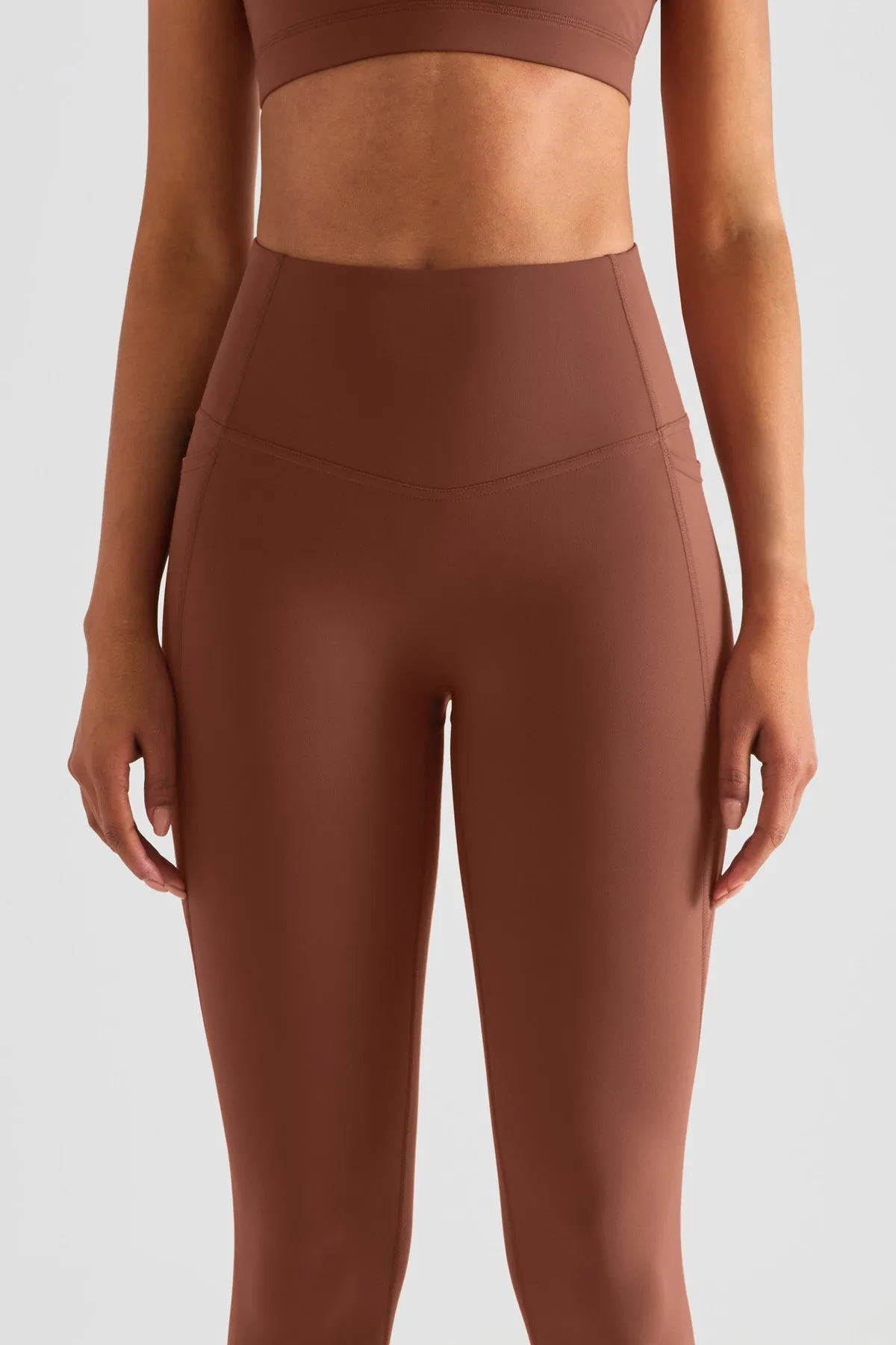 V-shaped Yoga Leggings with Pockets