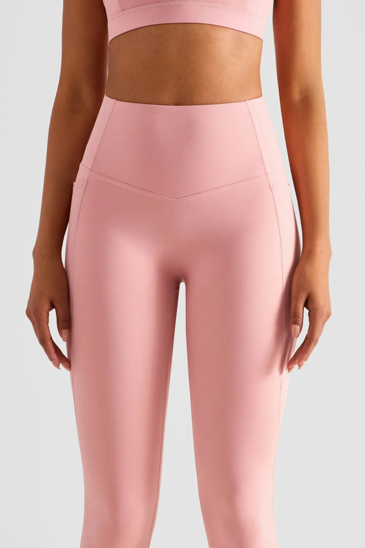 V-shaped Yoga Leggings with Pockets